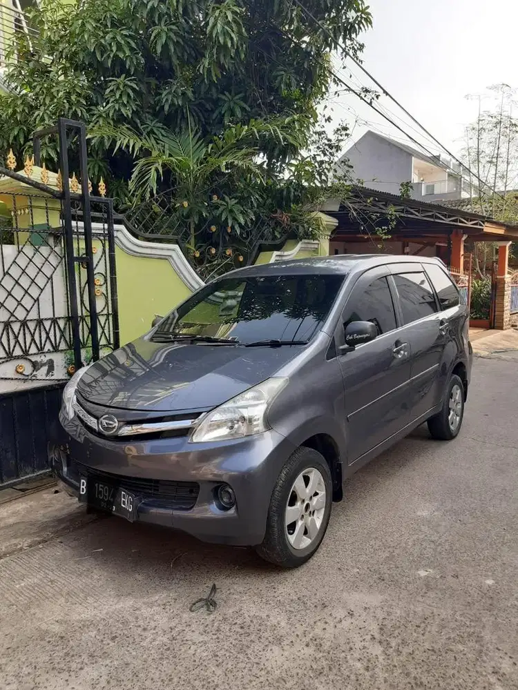 Jual cepat mobil xenia tipe D tahun 2012