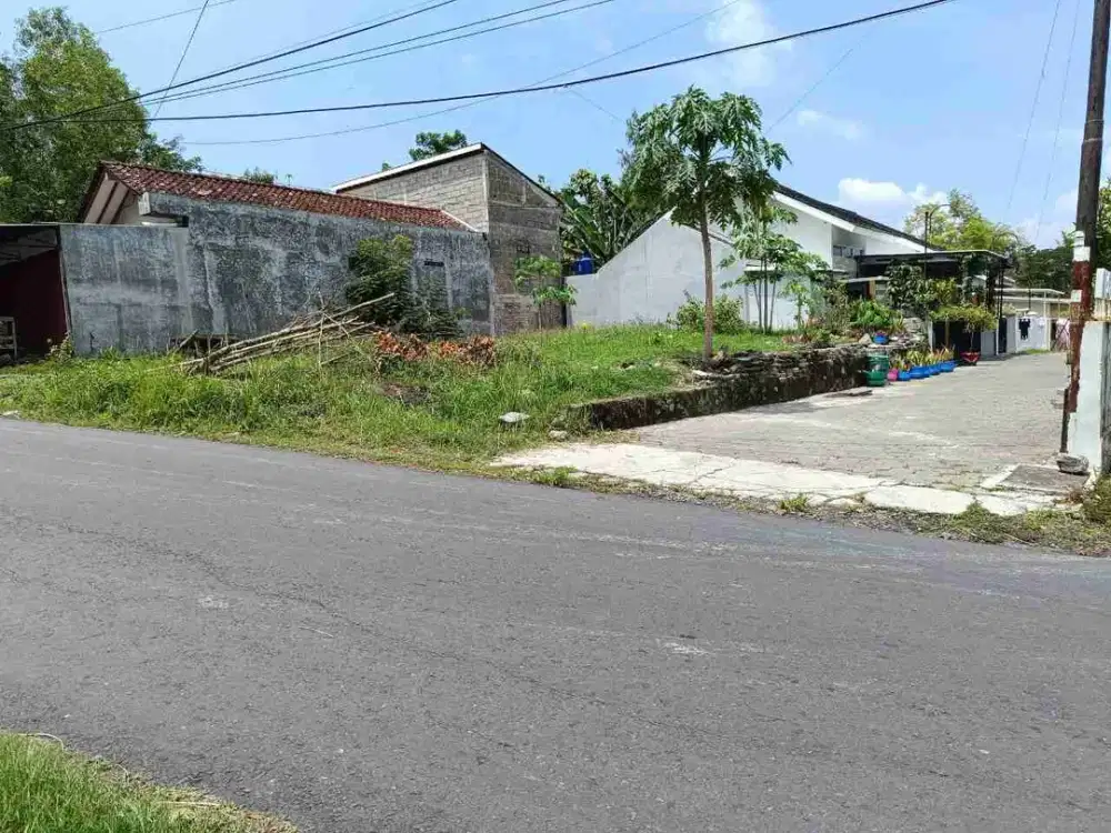 10 Menit Ke RS PKU Gamping, Tanah Dijual Tepi Aspal Lebar, Cocok Utk Usaha & Nyaman Utk Hunian