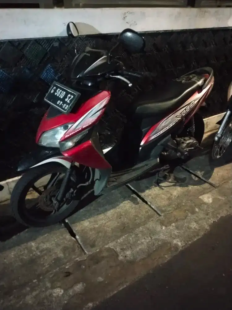 Hond Vario merah 110