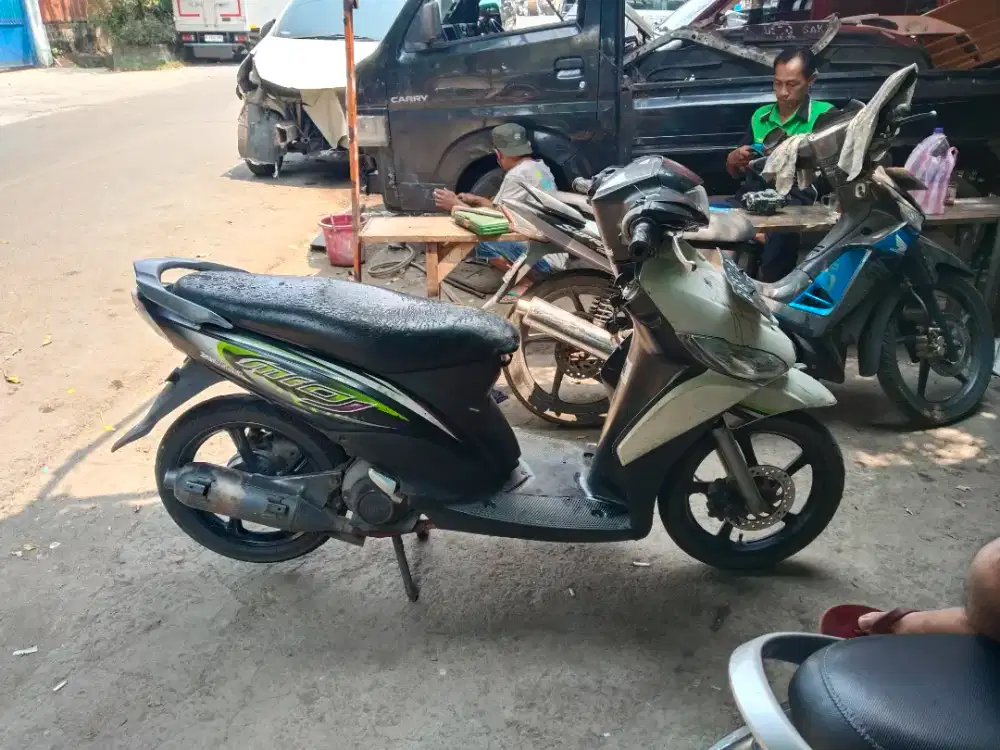 Hond Vario merah 110