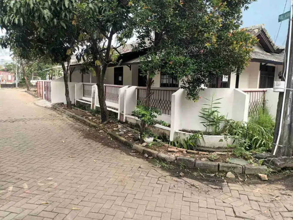 disewakan rumah hook di bulevar hijau harapan indah bekasi