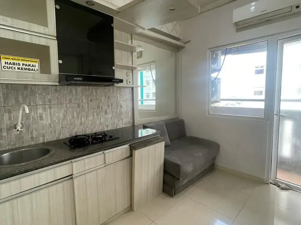 JUAL MURAH! Apartemen Green Pramuka City Full Furnish di Atas Mall
