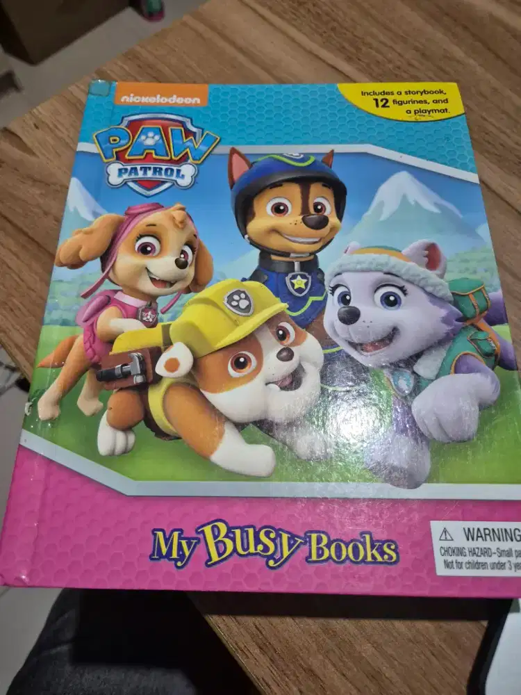 BUKU CERITA ANAK: PAW PATROL WITH 12 FIGURINES
