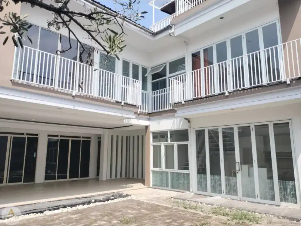 Rumah di kbp kota baru parahyangan semi furnish siap huni