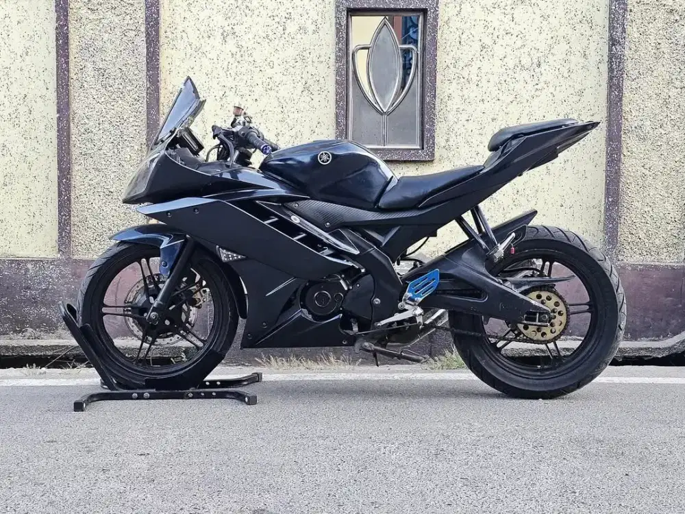 Yamaha R15 V2 2015
