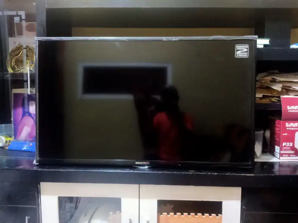LED TV POLYTRON 40 INCH
