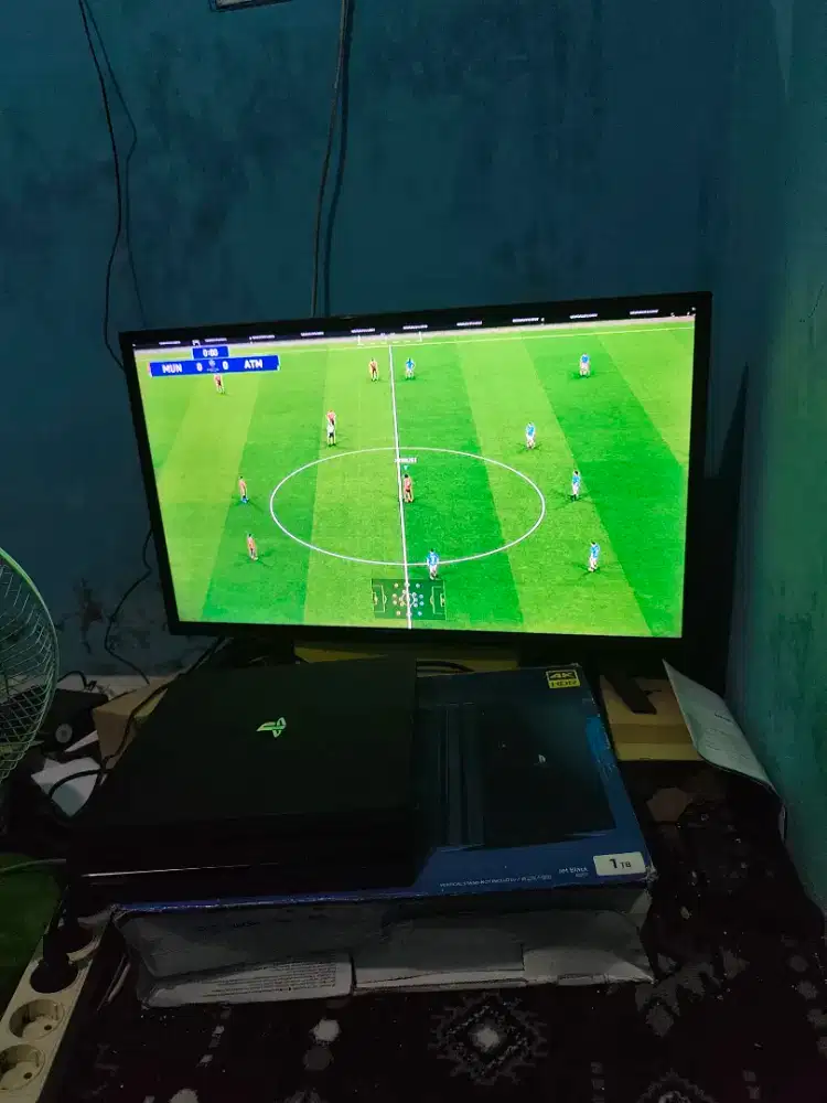 TV Polytron LED 32in Like new + STB