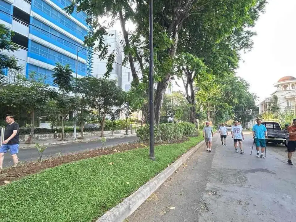 Disewakan tanah Dharmahusada indah cocok untuk usaha jalan kembar cocok untuk cafe atau resto