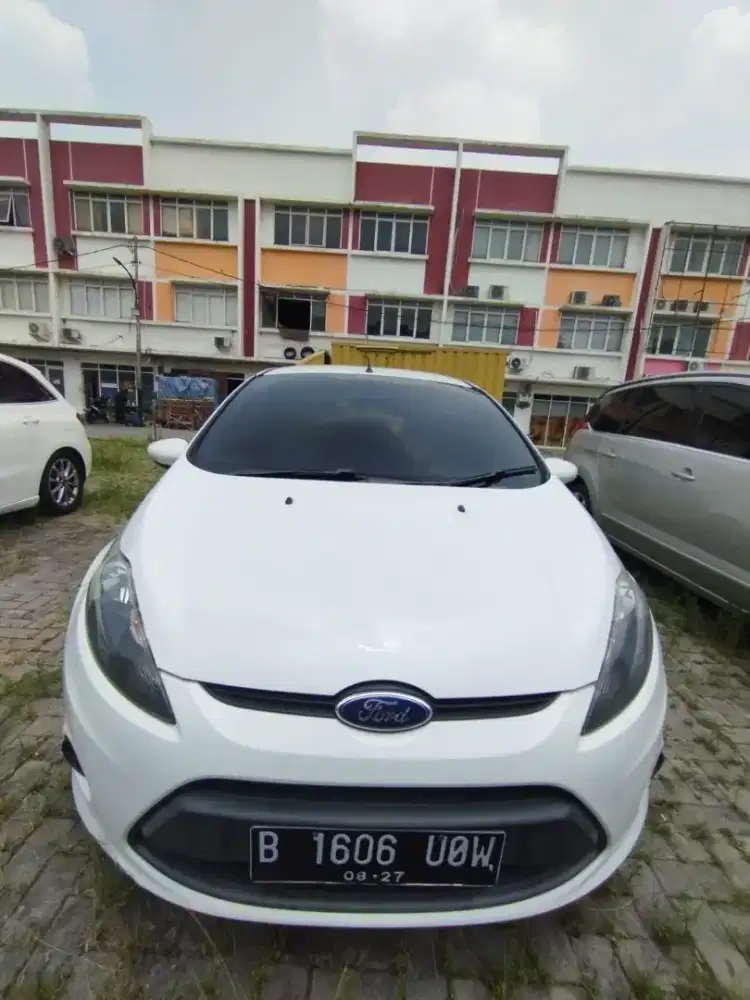 Ford Fiesta Trend 1.4 L A/T tahun 2012