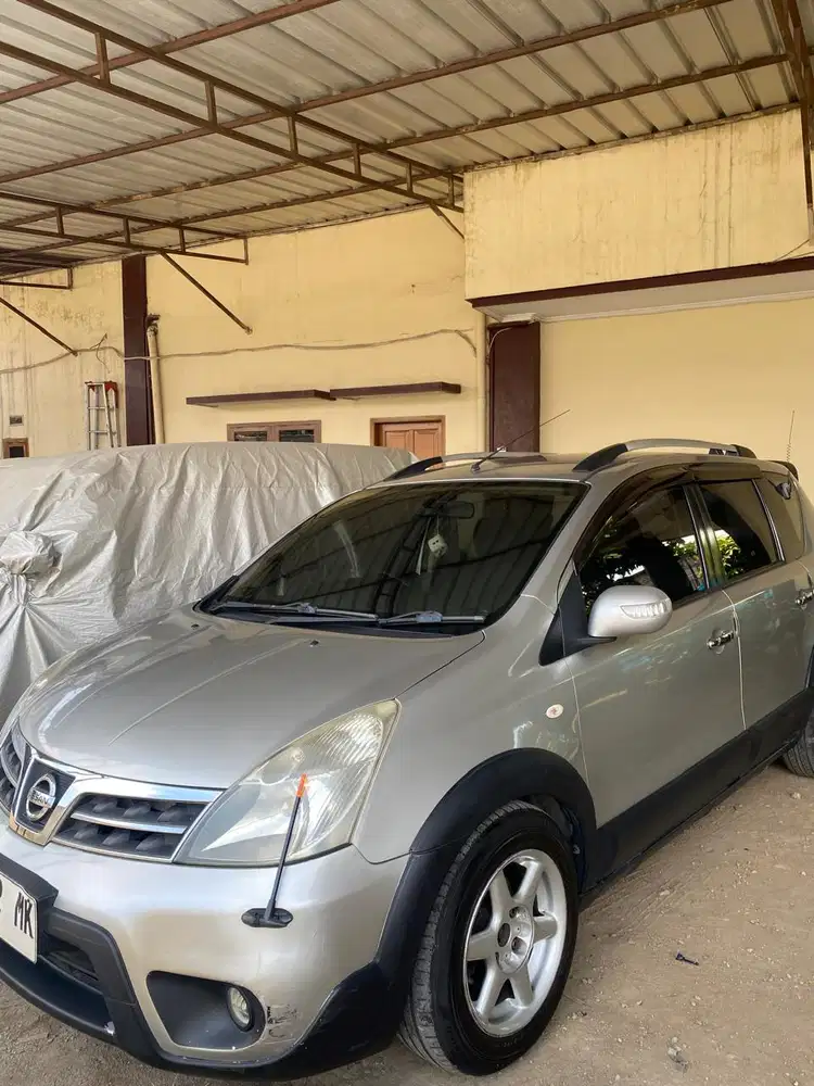 Nissan Livina 2011 Bensin