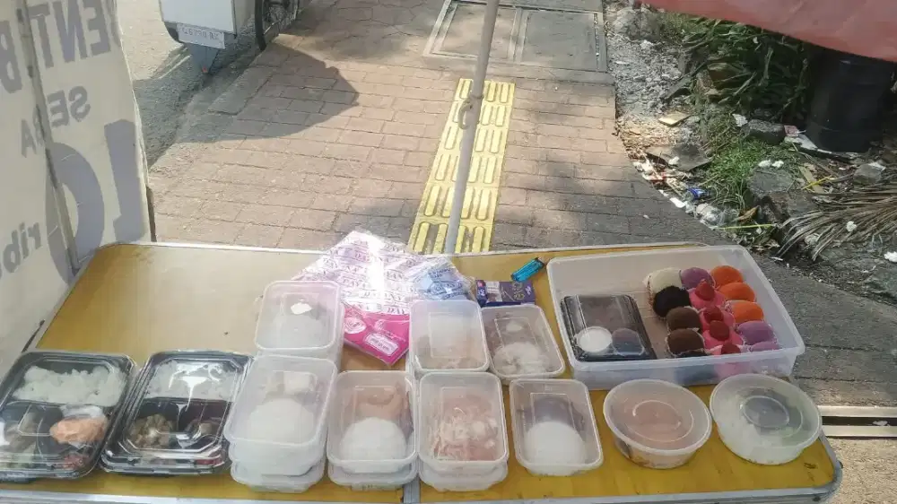 DICARI KARYAWAN JUALAN NASI BOX