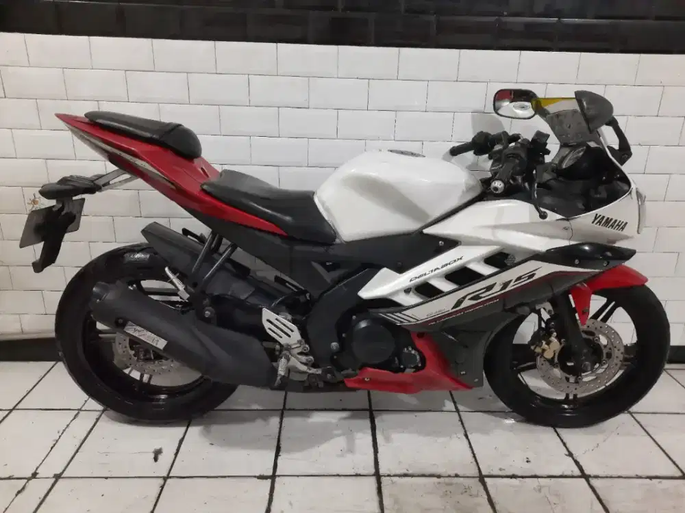 R15 V2 tahun 2017 lengkap bagus
