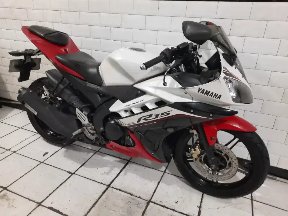 Dijual cepat R15 V2 surat2 lengkap