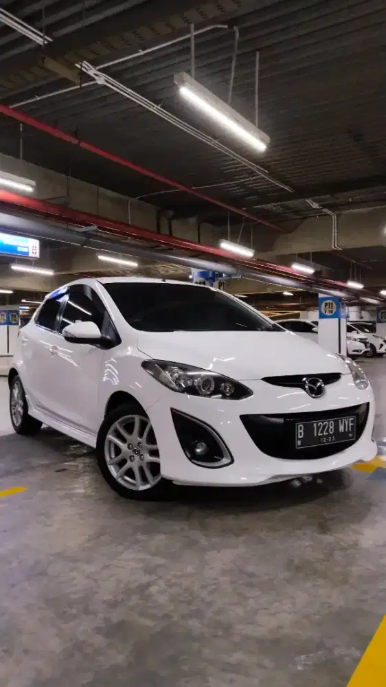 MAZDA 2 RZ PUTIH
