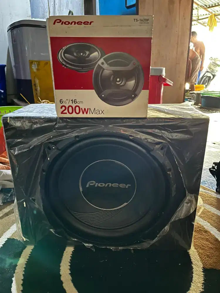 Audio subwoofer pioner