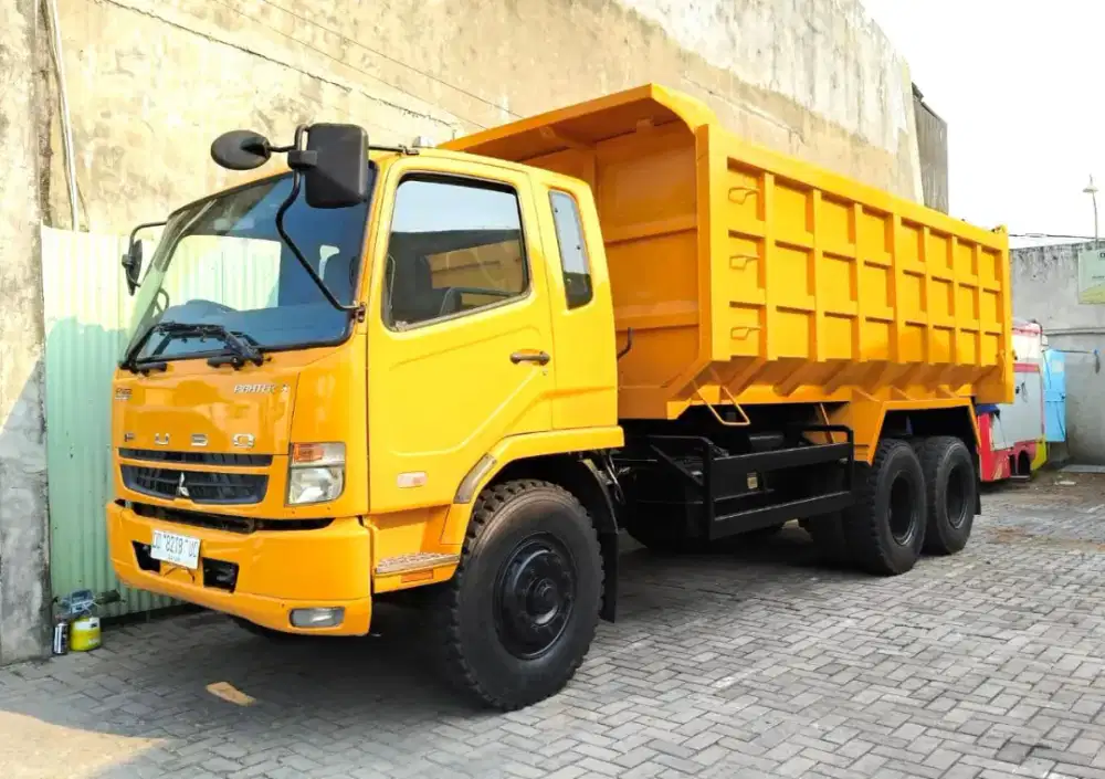 Regis 2023 Mitsubishi Fuso Tronton 6x4 Dump truk 2022 dumptruk