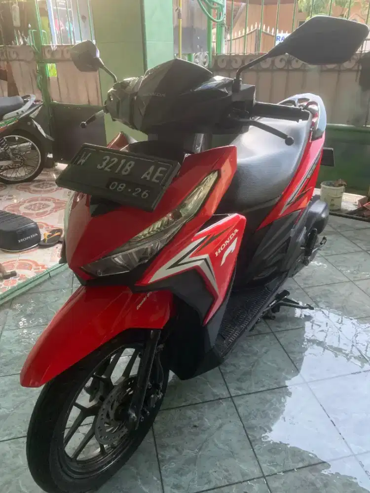 VARIO 125 2016 ISS WARNA MERAH