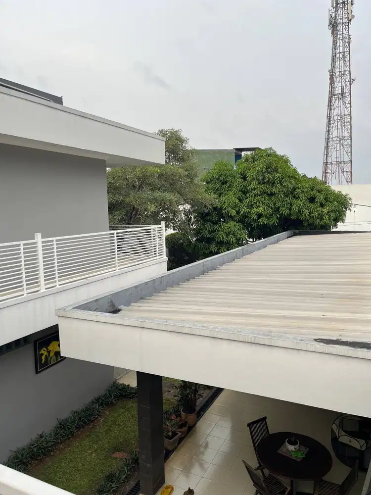Rumah Langka! Tanah Luas 411m² Ciledug, Selangkah ke Tol JORR