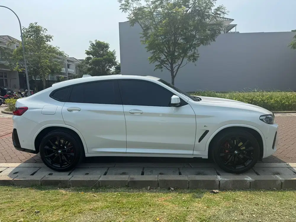 BMW X4 2023 Bensin