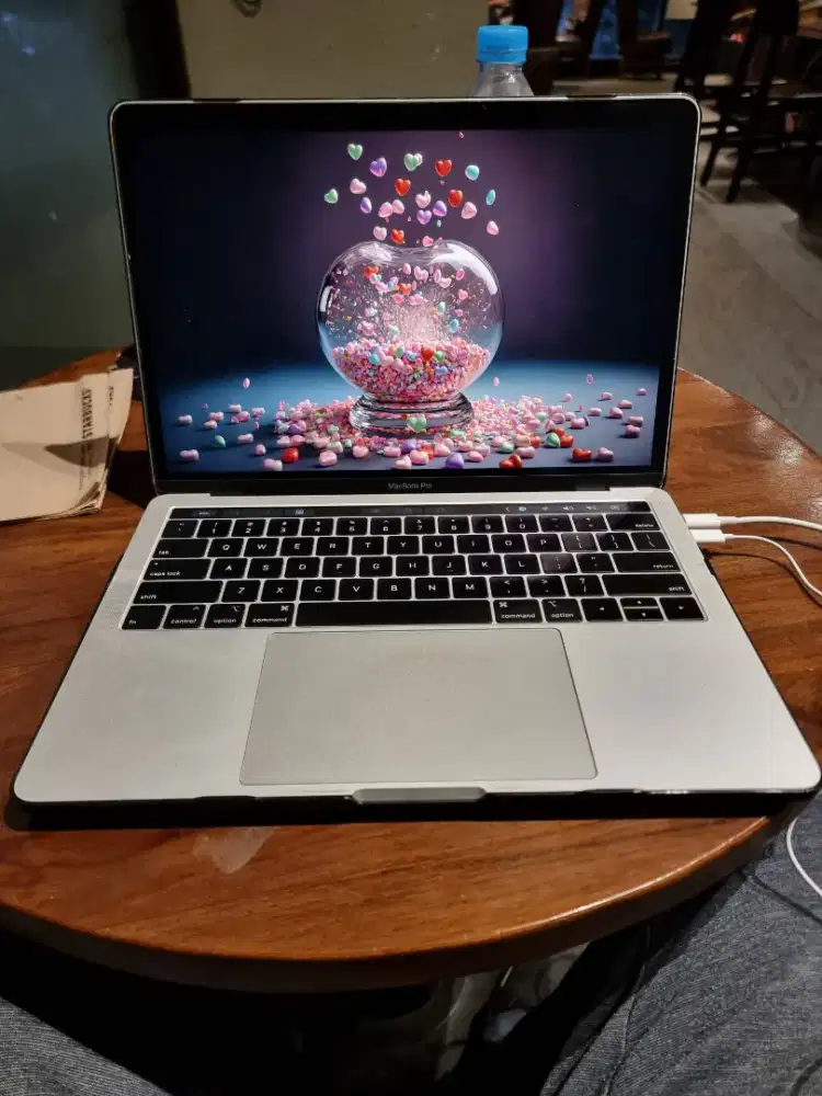 Macbook Pro 2018 A1989 8/512 Touchbar Silver
