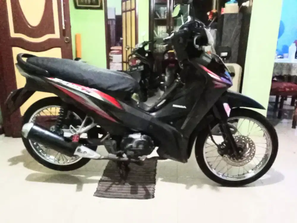 Dijual Honda Revo Absolute thn 2013 mulus komplit DKI
