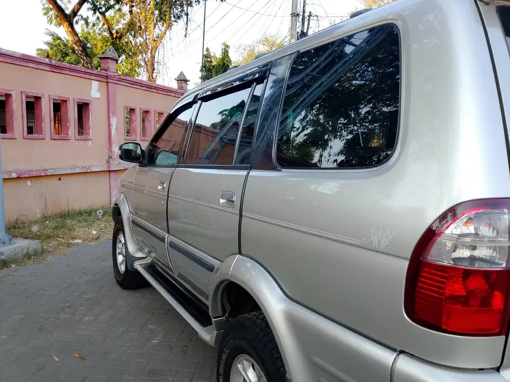 Isuzu Grand touring 2012 Diesel