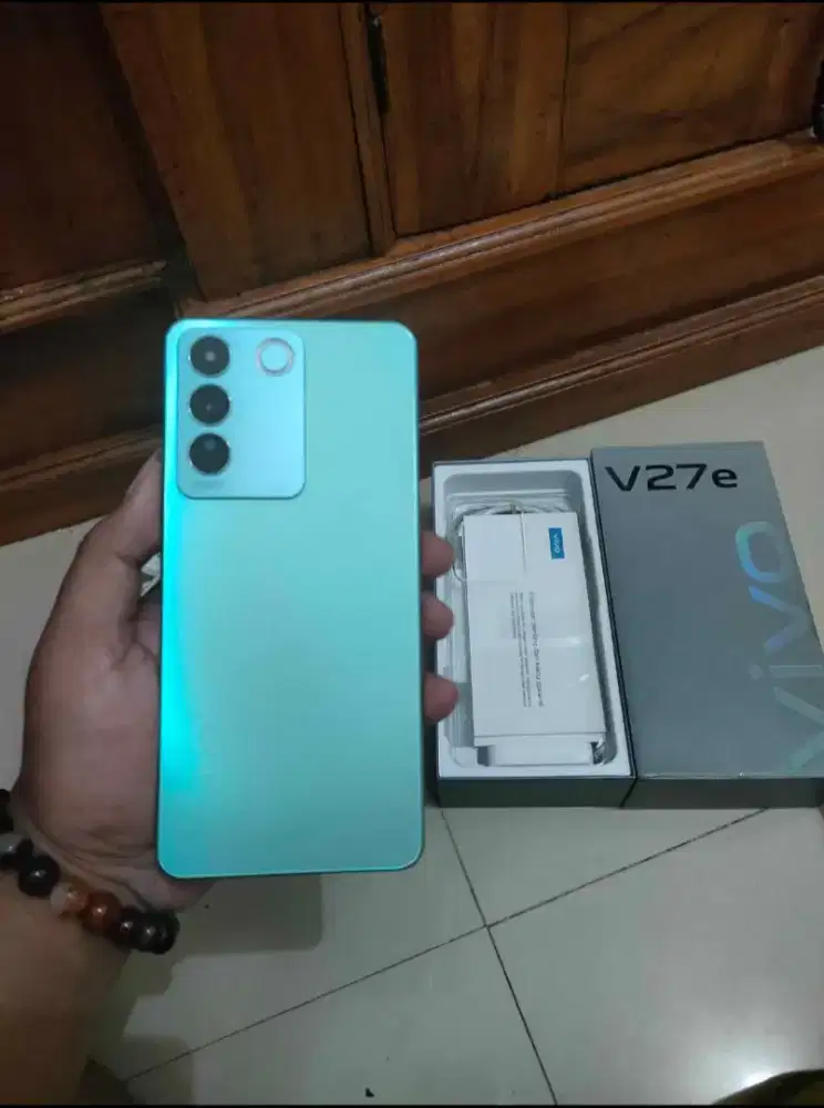 Vivo v27e ram 8/256 fullset original