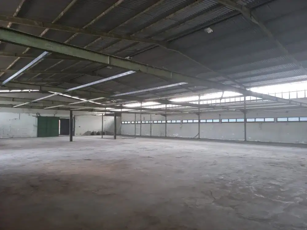 Disewakan gudang 1400m2 Jln. Cijerah