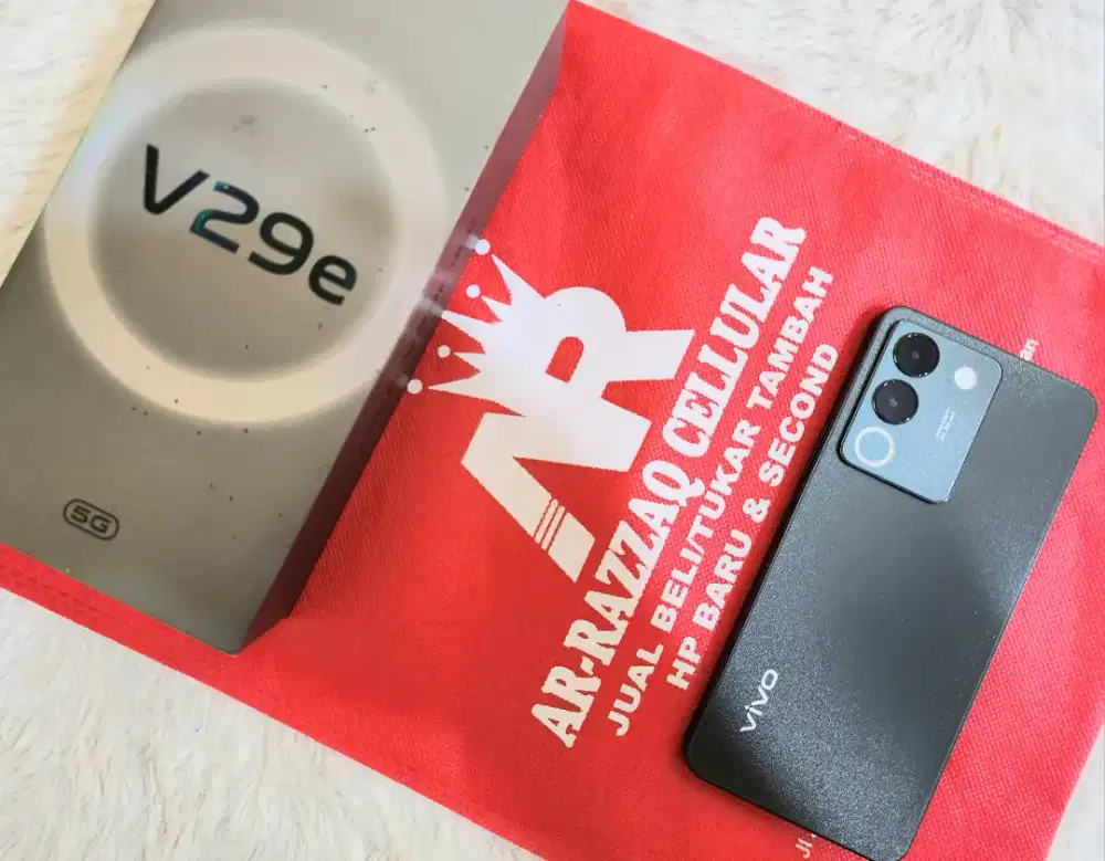 Vivo v29e  8/256 Layar AMOLED 120 Hz