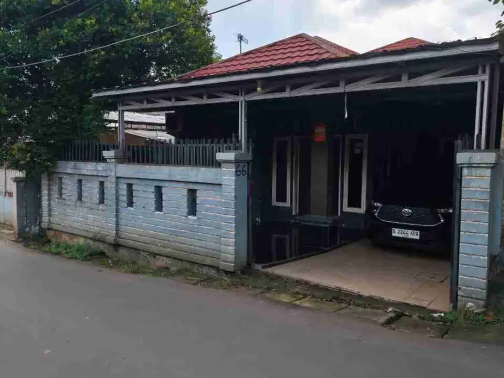 rumah scond tanah luas di Beji kota depok