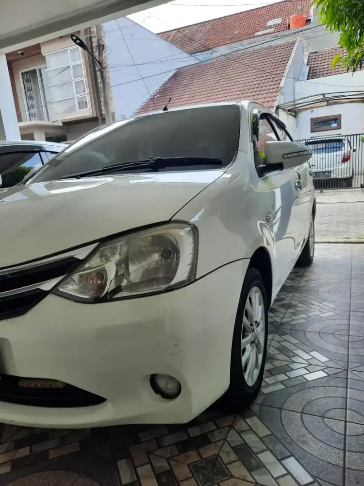 TOYOTA ETIOS VALCO E 2015