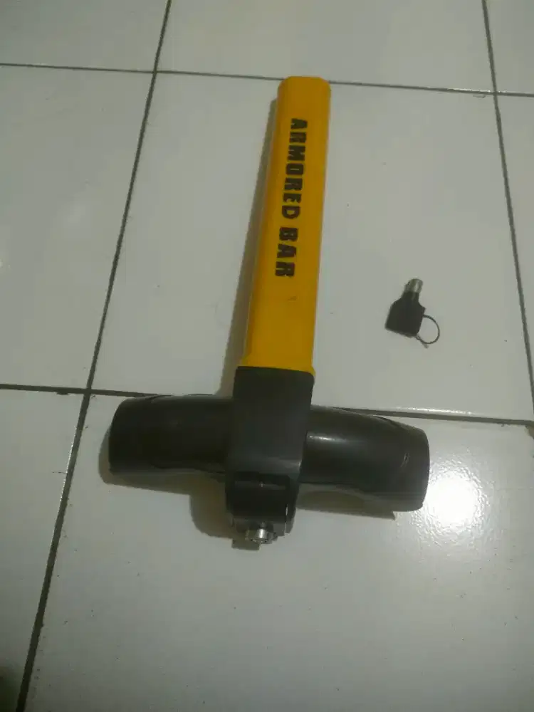 Kunci stir mobil