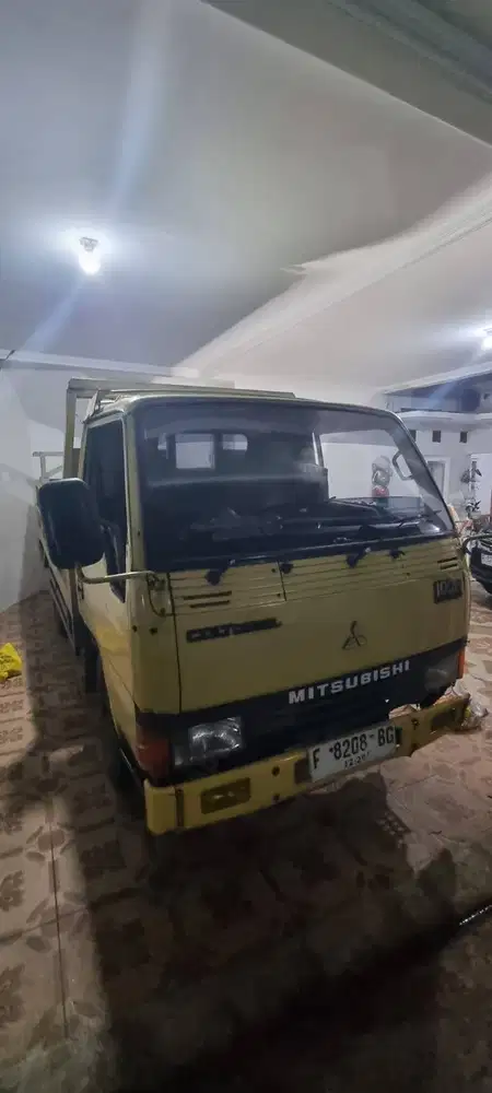 Dijual Truk Engkel 100PS