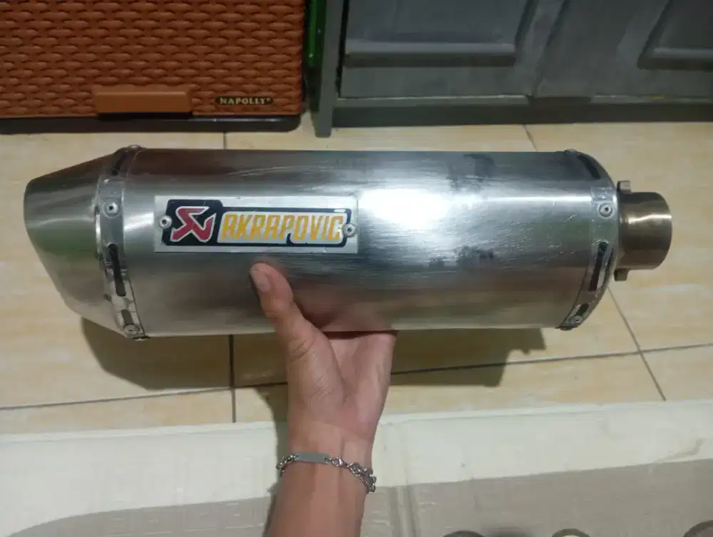 Silincer knalpot akrapovic