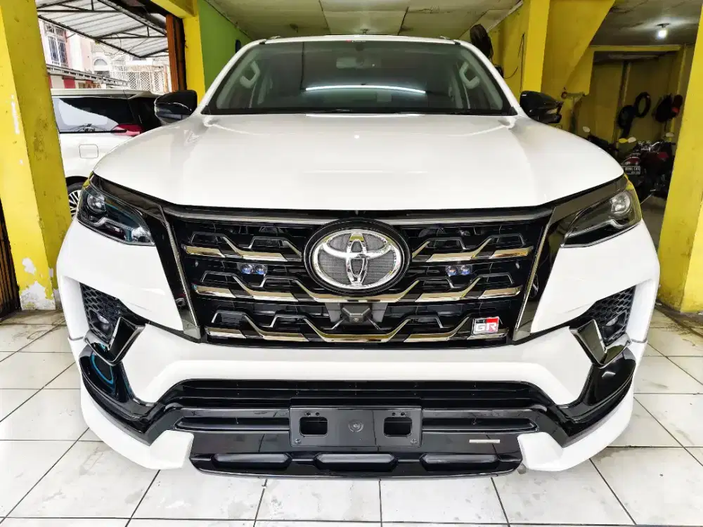 TOYOTA FORTUNER 2.4 VRZ GR SPORT AT 2021 MATIC DIESEL  LIKE NEW