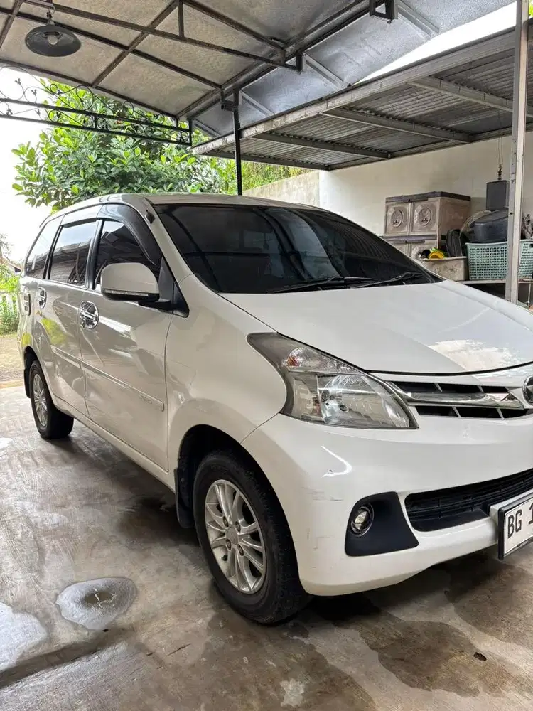 Daihatsu xenia R deluxe 2013 tangan pertama