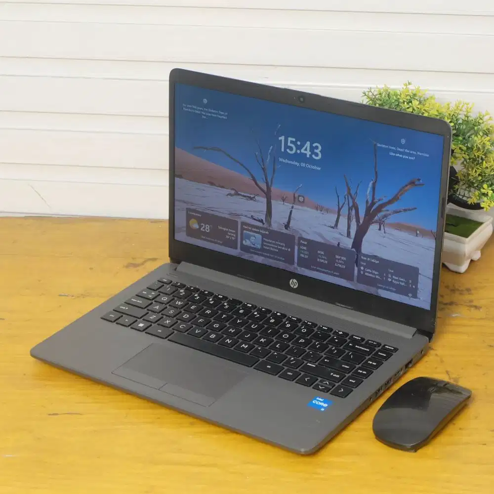 SLIM LAPTOP HP 240 G8 core i3 gen 11 RAM 8 ssd