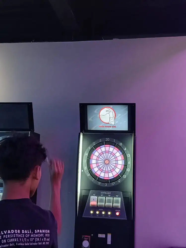 Di cari pria/wanita max 25 thun.(sebagai wasit / runner )