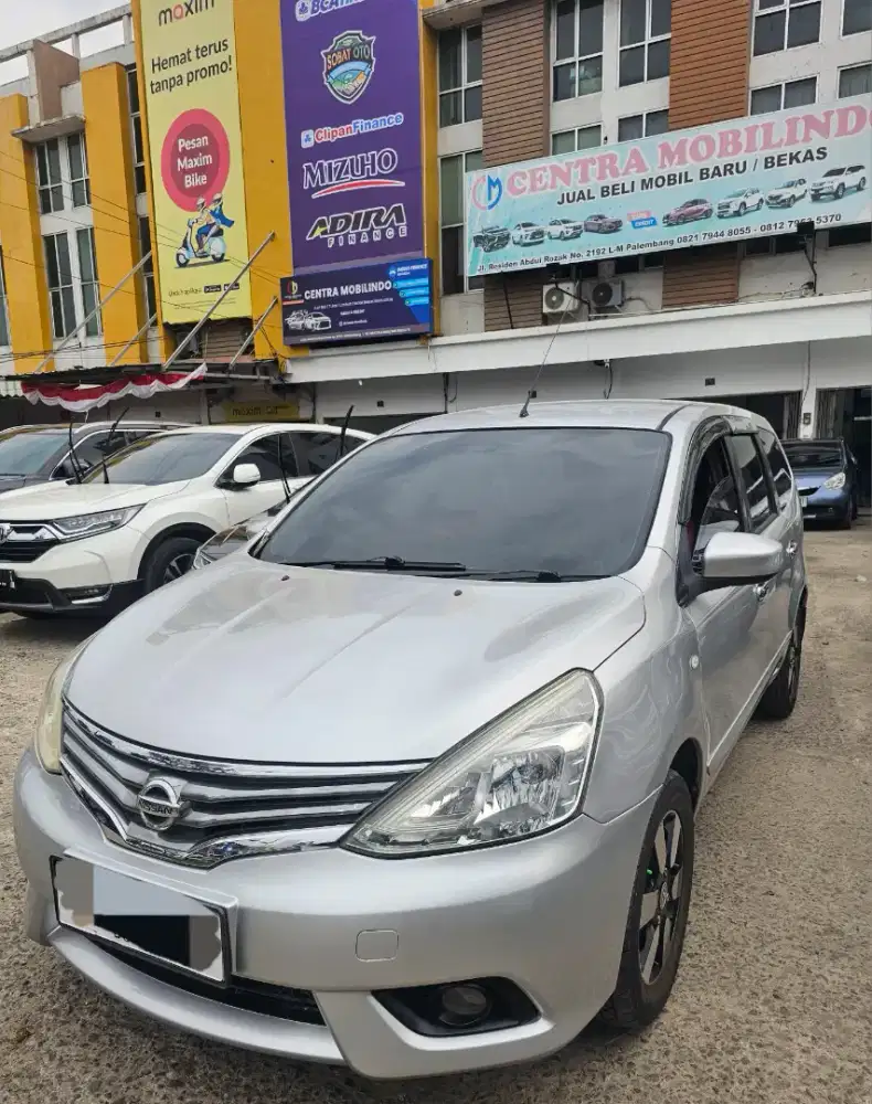 Grand livina XV 1.5 MT 2014 istimewa dp 18 jt