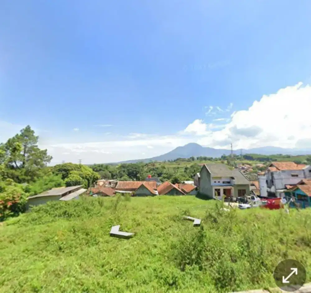 Tanah Kosong & 1 Rumah Contoh