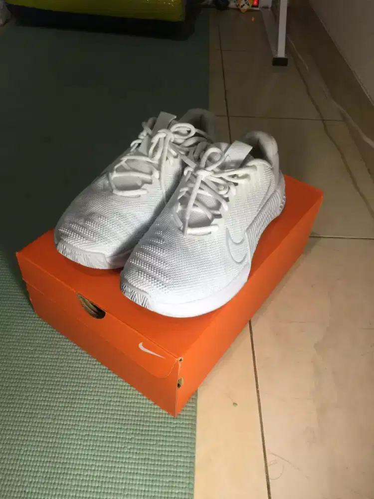 Nike Metcon 9 White/Pure Platinum-White size US 8.5/42