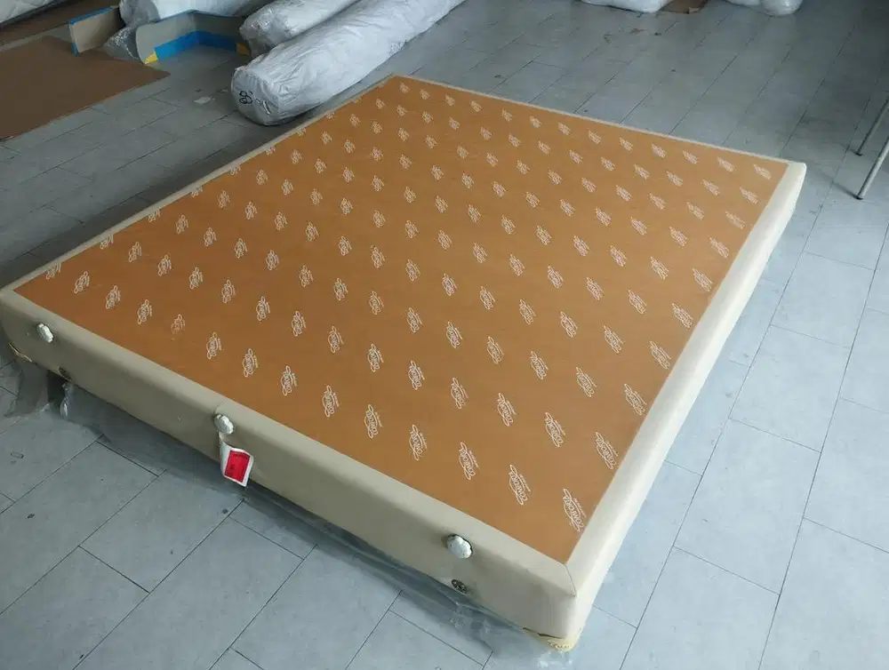 3 unit Dipan / divan bekas murah