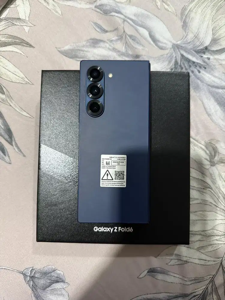 Samsung Z Fold 6 Navy