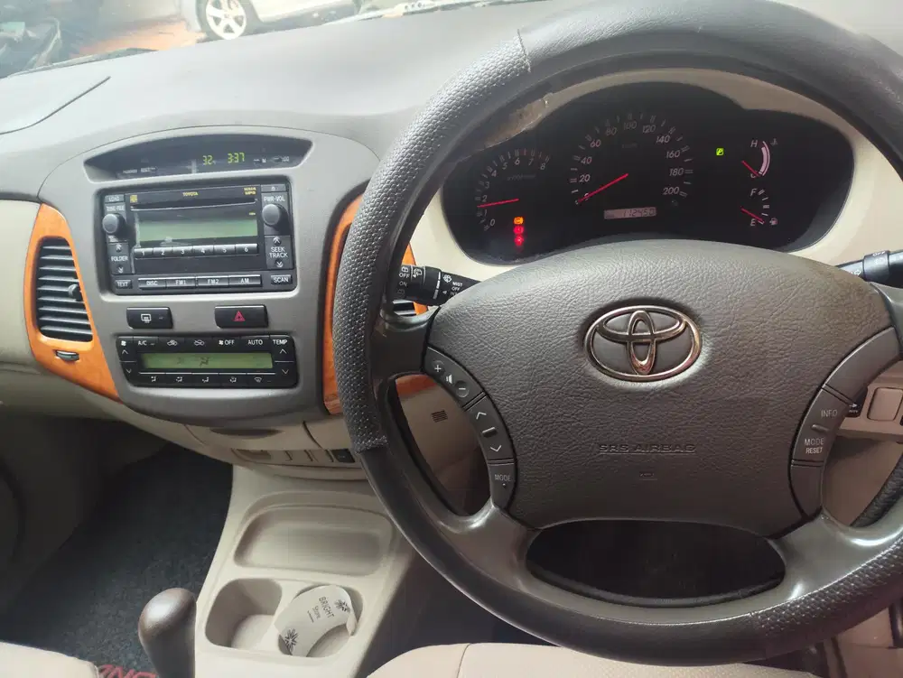 Toyota Kijang Innova 2009 Bensin