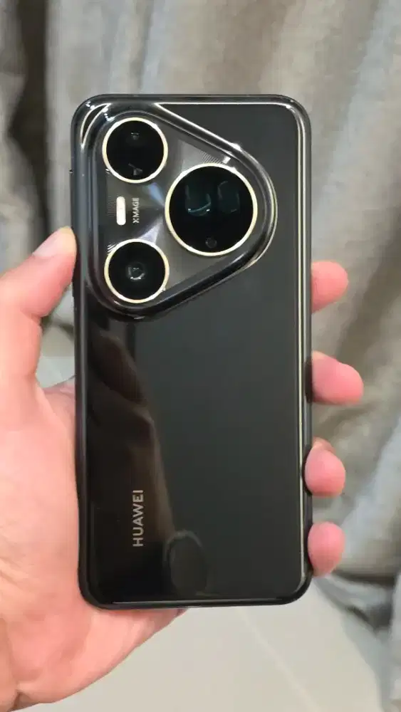 Hp huawei pura 80 ultra hitam pemakaian 1 minggu, mulus