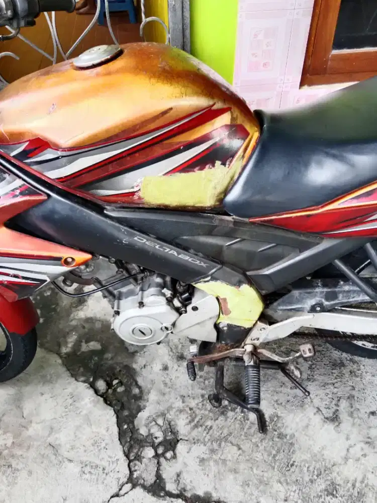 VIXION Merah Tahun 2011