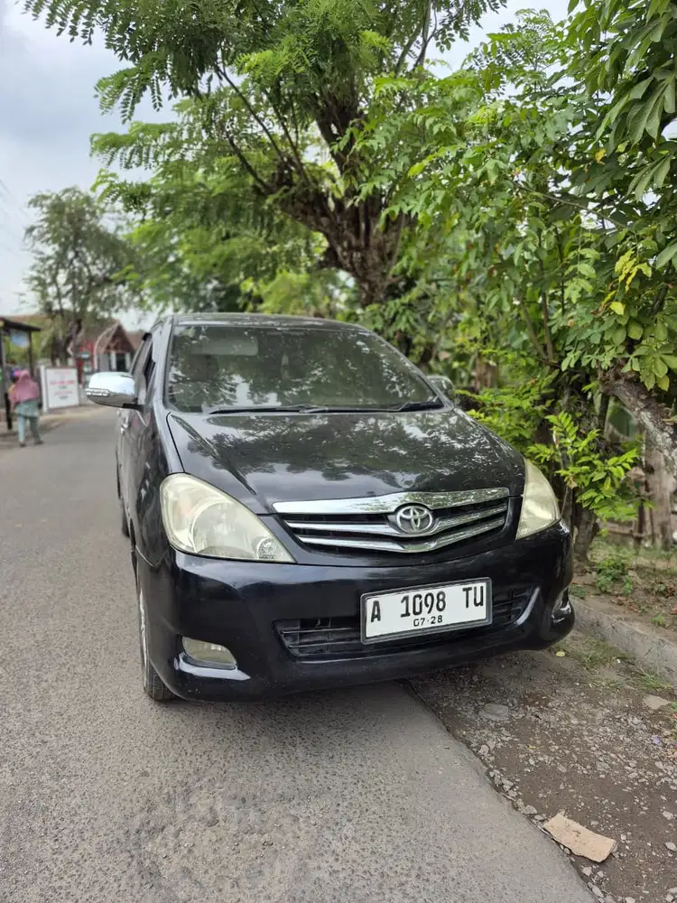Toyota INOVA 2010 Bensin