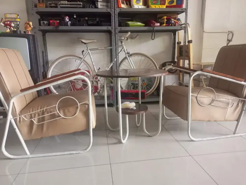 Kursi kuno Artdeco