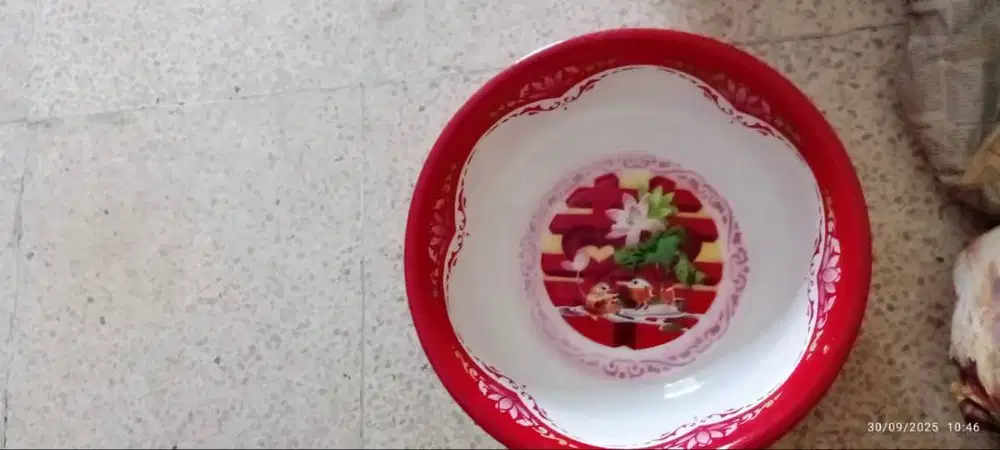 Baskom Merah tradisonal