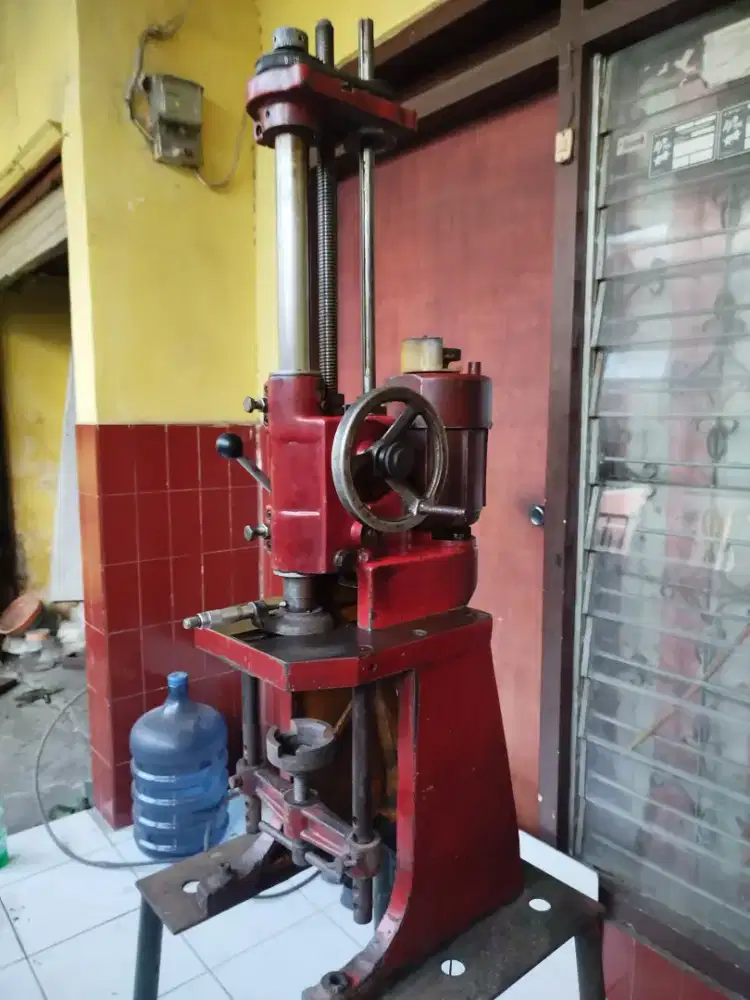 Mesin colter dan mesin bubut compact dengan bor